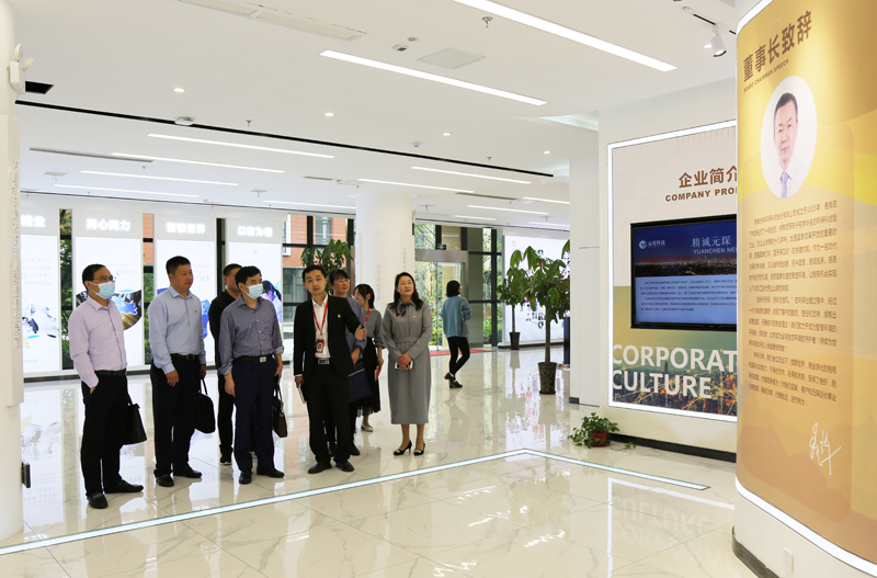 市委統(tǒng)戰(zhàn)部王華臣副部長來元琛科技調(diào)研指導